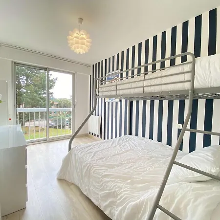 2 Pieces Avec Terrasse, Garage, Et Ascenseur, Jusqu'a 4 Couchages - Centre - Fr-1-245-124