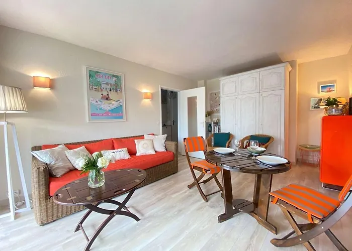 2 Pieces Avec Terrasse, Garage, Et Ascenseur, Jusqu'a 4 Couchages - Centre - Fr-1-245-124 *