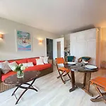 2 Pieces Avec Terrasse, Garage, Et Ascenseur, Jusqu'a 4 Couchages - Centre - Fr-1-245-124 *