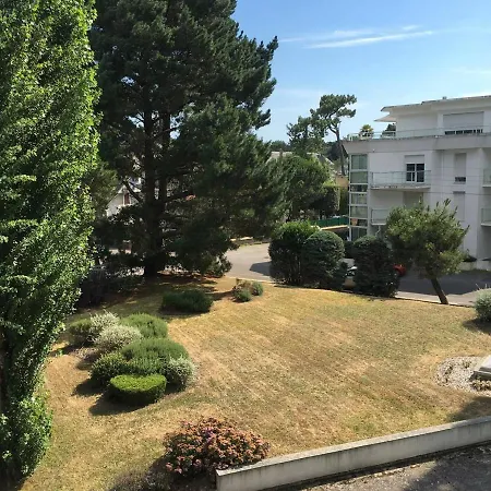 2 Pieces Avec Terrasse, Garage, Et Ascenseur, Jusqu'a 4 Couchages - Centre - Fr-1-245-124