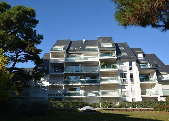 2 Pieces Avec Terrasse, Garage, Et Ascenseur, Jusqu'a 4 Couchages - Centre - Fr-1-245-124 Apartment *